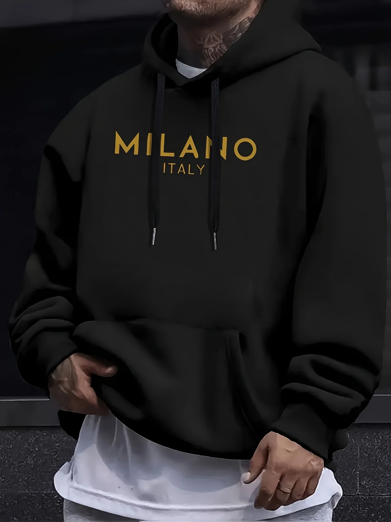 Street Fashion Milano - 秋と冬のフード付きスウェットシャツ、MILANOプリントのストリートカジュアルヒップホップファッション、男性と女性の服