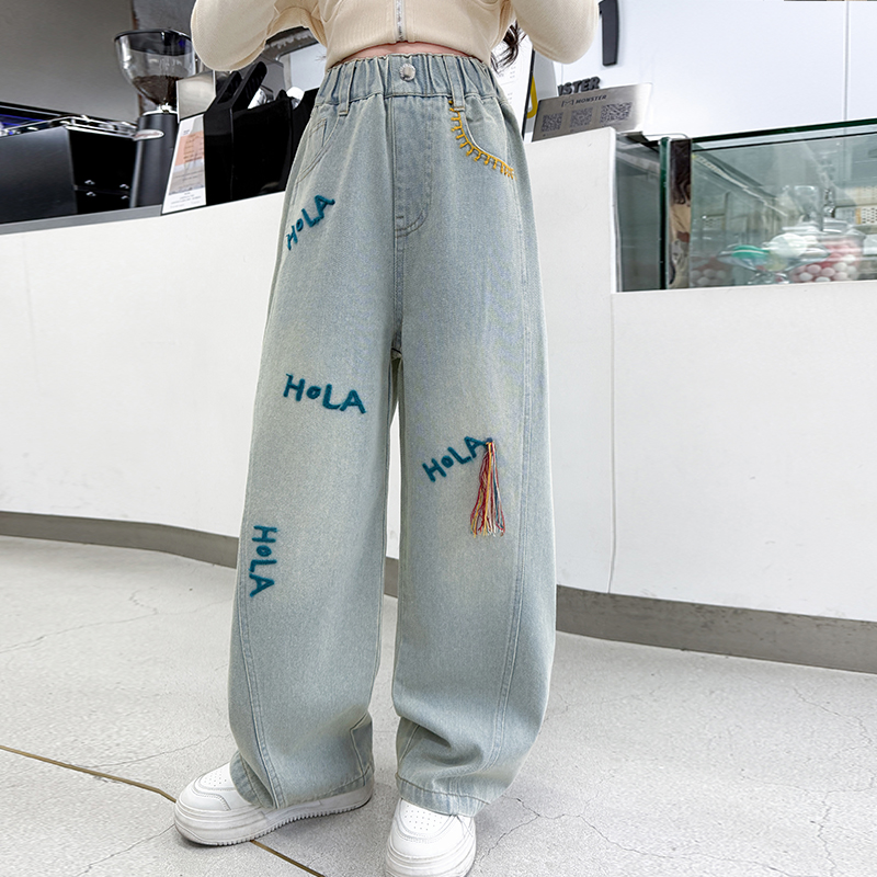 韓国子供服 秋の新作 タッセル付きレタージーンズ 女の子用  - Street Fashion Korean Girl のレビューと価格