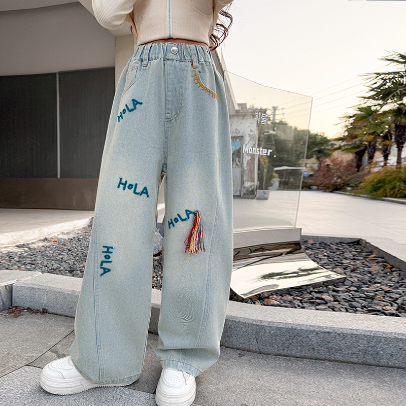 韓国子供服 秋の新作 タッセル付きレタージーンズ 女の子用  - Street Fashion Korean Girl のレビューと価格