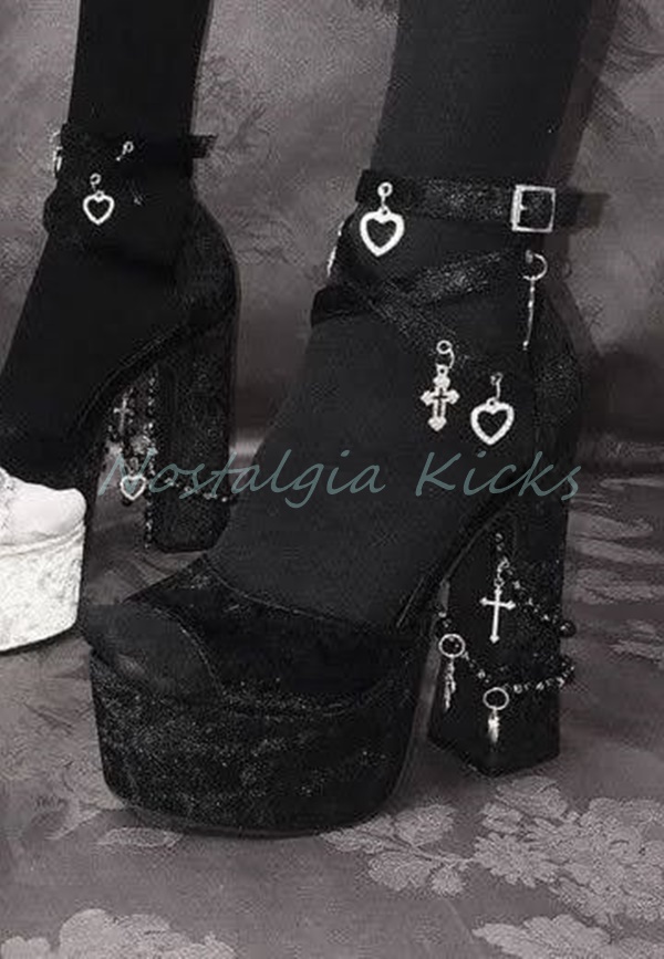 ゴシックブラックベルベットプラットフォームハイヒールサンダル - Street Fashion Rome のレビューと価格
