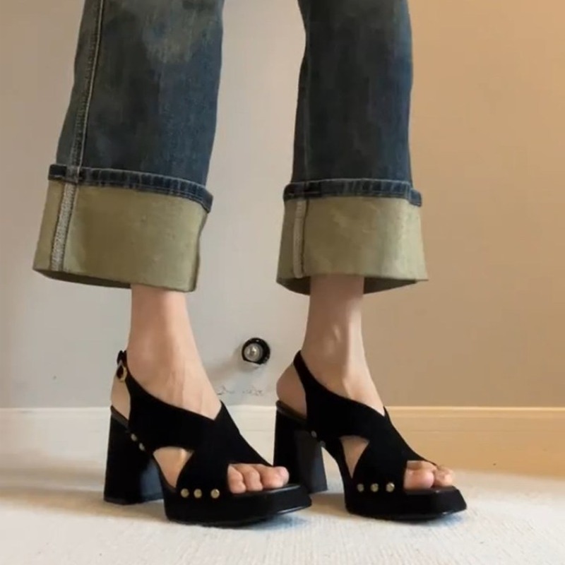 2026年新作ニッチチャンキーハイヒールオープントゥサンダル - Chunky Sneaker Platform のレビューと価格