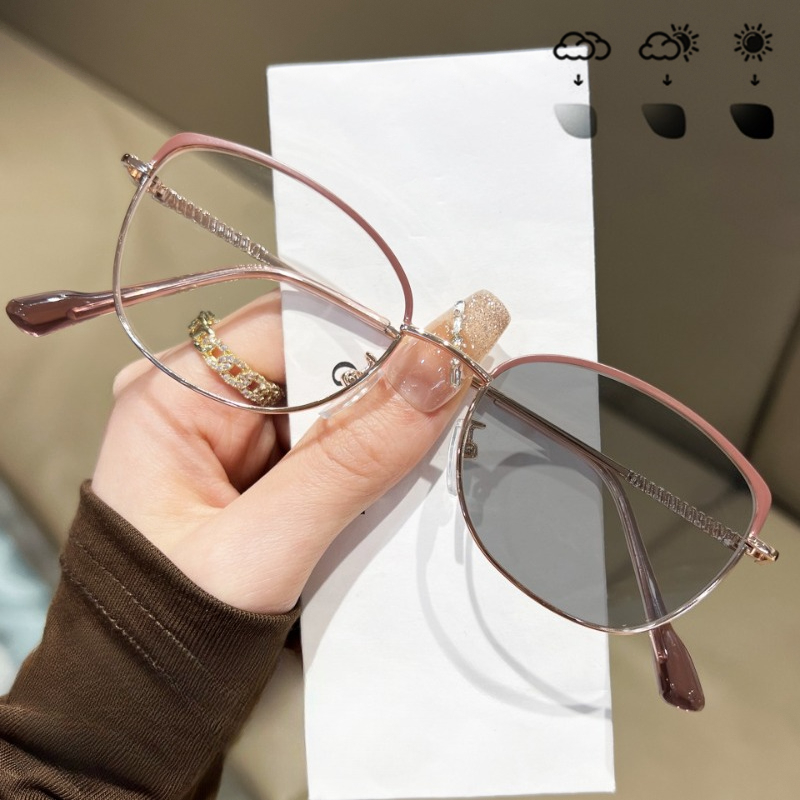 新しい超軽量メタルフレームフォトクロミック近視メガネストリー - Street Fashion Definition のレビューと価格