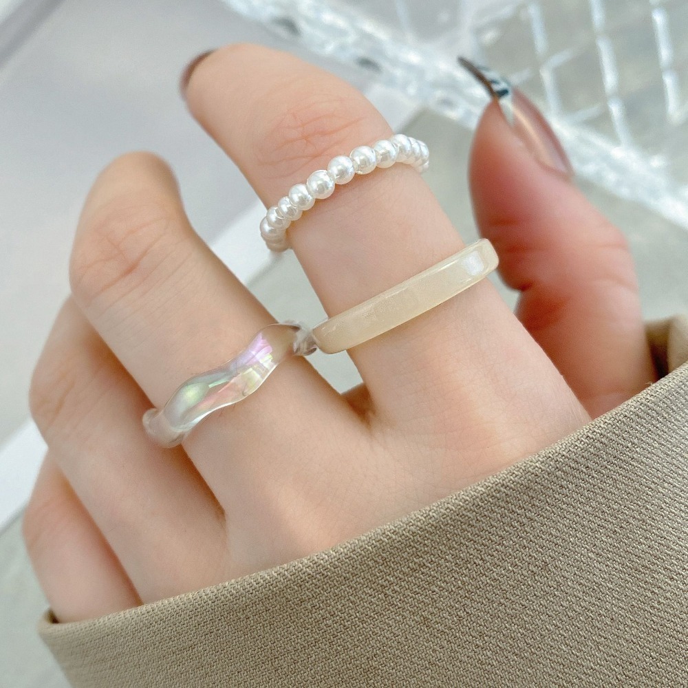 アクリルミニマリストアクセサリーストリートエッセンシャル女性 - Street Fashion Essentials のレビューと価格