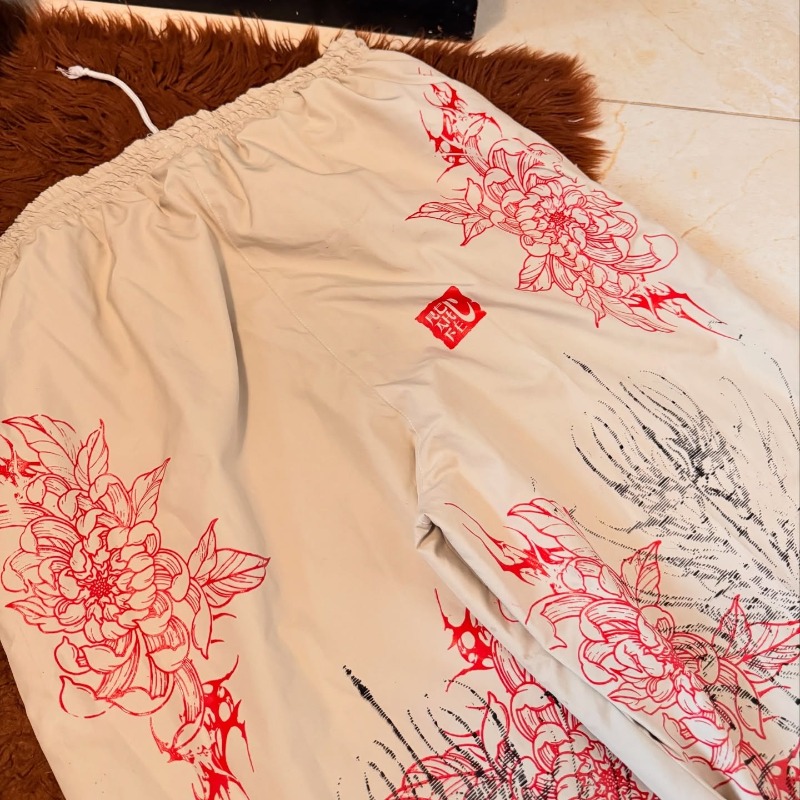 原宿レッドスパイダーユリプリントカジュアルワイドレッグカーゴ - Street Fashion In Japanese のレビューと価格