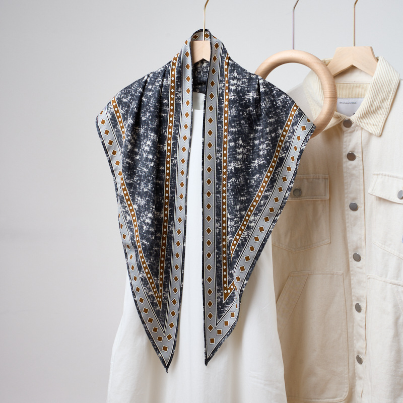 デニムブルー三角スカーフ新プリントバンダナマルチウェイサッシ - Bandana Multi Way のレビューと価格
