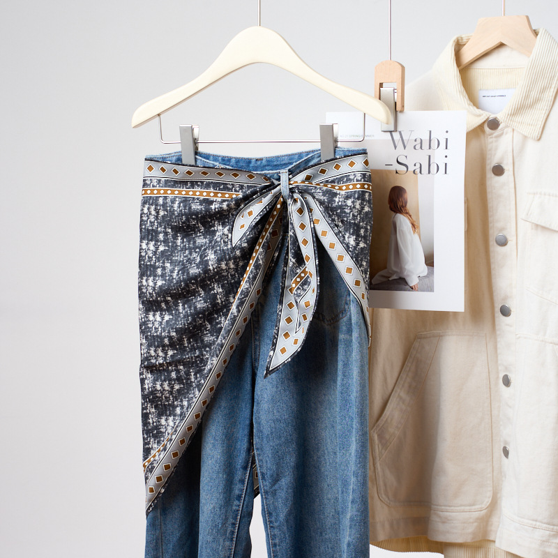 デニムブルー三角スカーフ新プリントバンダナマルチウェイサッシ - Bandana Multi Way のレビューと価格