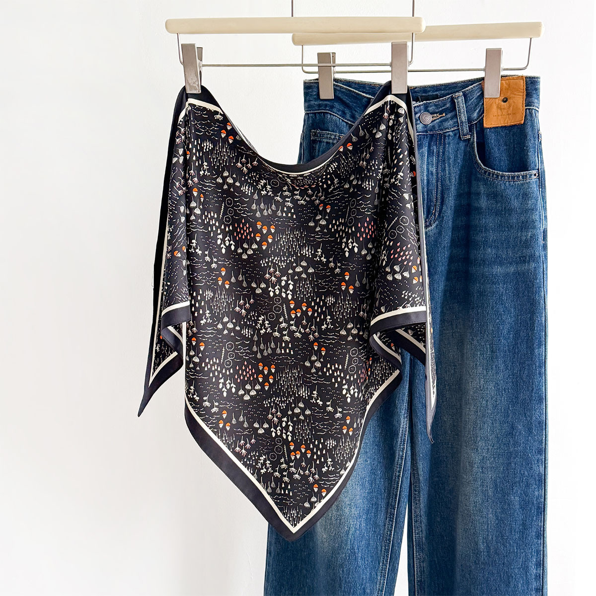 スタイリッシュな三角形ウエストサッシュスカーフソフトで滑らか - Bandana Multi Way のレビューと価格