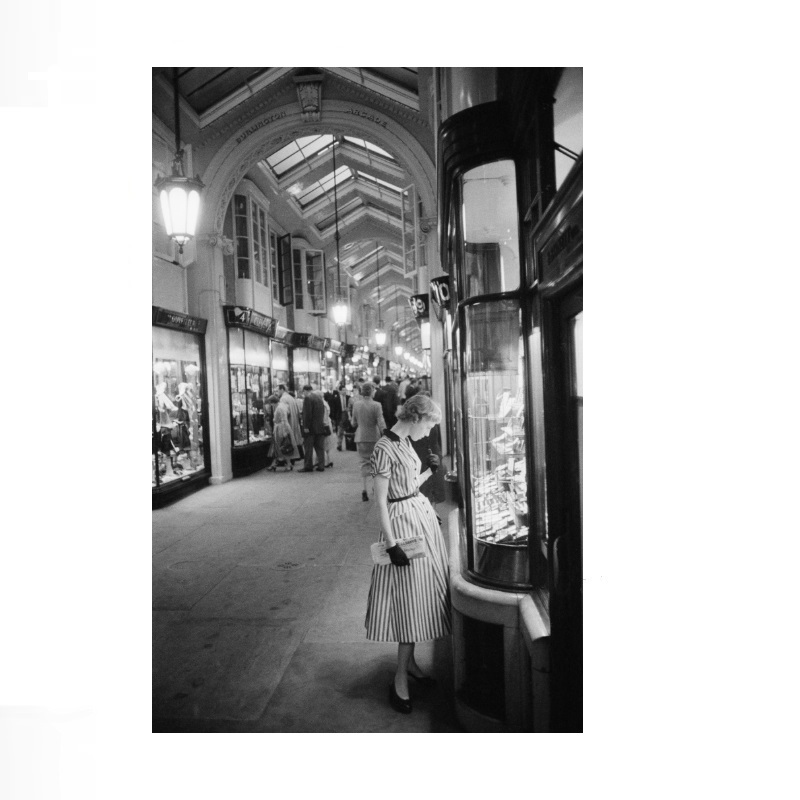 スリム・アーロンズ、バーリントン・アーケード - ロンドンの - Street Fashion Photographers のレビューと価格
