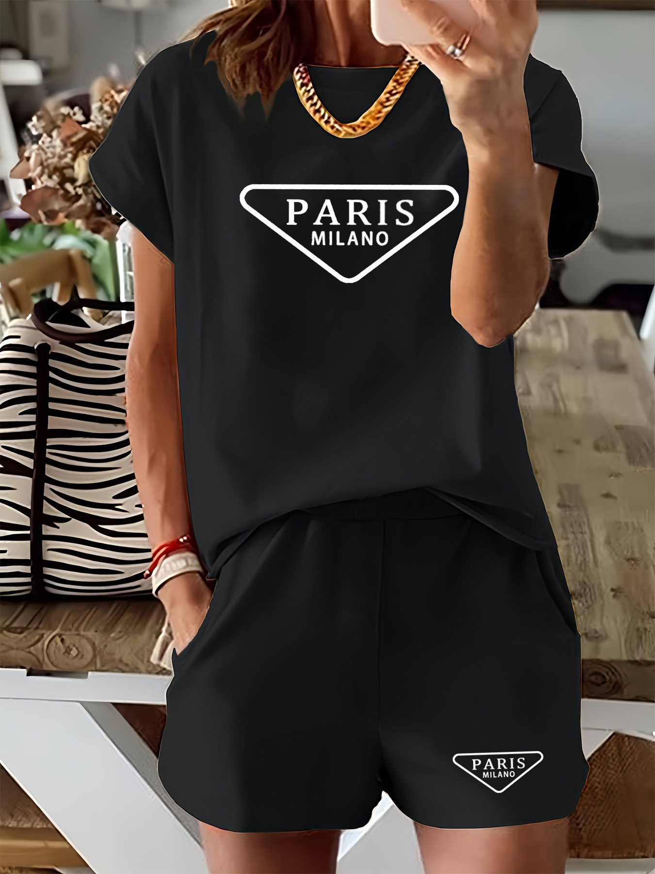 夏のレディースファッション Paris MILANO レター - Street Fashion Milano のレビューと価格
